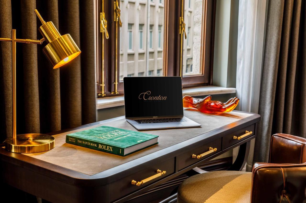 Cronton Design Hotel Istanbul Eksteriør billede A laptop computer