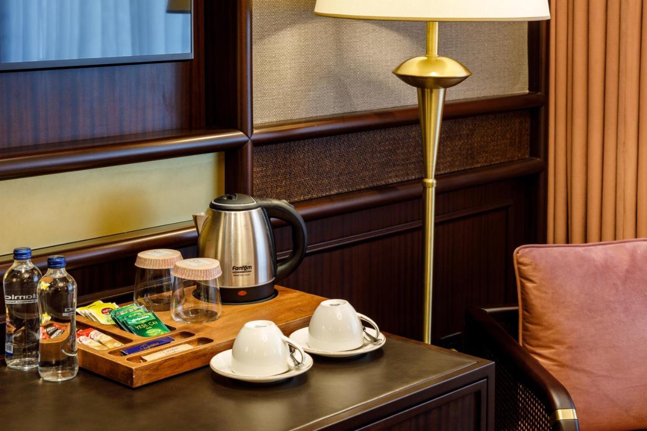 Cronton Design Hotel Istanbul Eksteriør billede A tea and coffee making facility in a hotel room